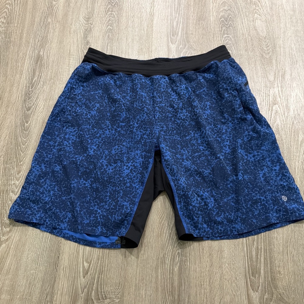 Lululemon Assert Short 9"  Camo Kayak Blue Deep Navy Mens Size Large